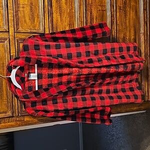 Girls youth red and black sz 8/10 robe!! Sleep On It!!